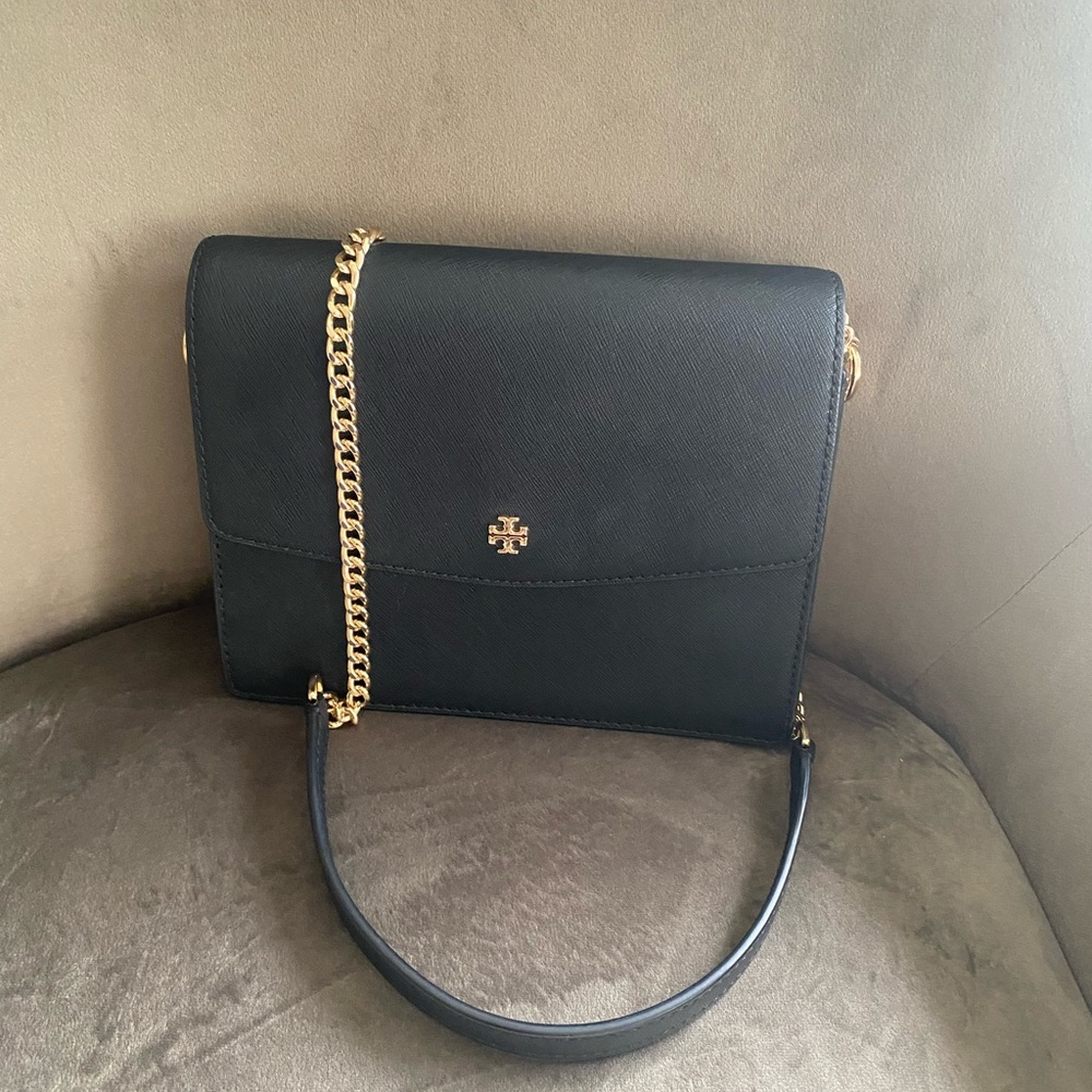 SOLD-Tory Burch Emerson Envelope Adjustable Shoulder bag